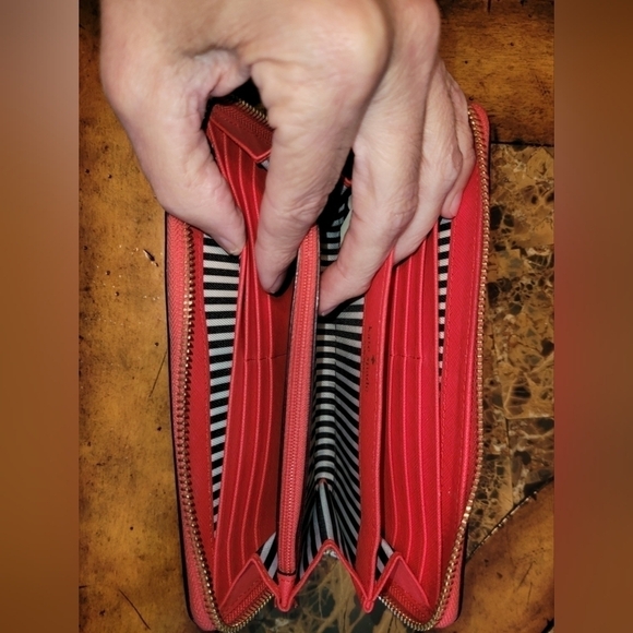 Kate Spade long zip around wallet - Picture 7 of 9